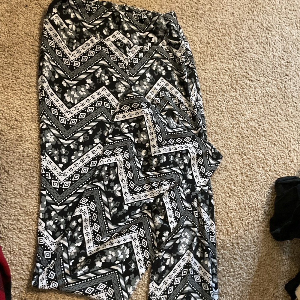 Black and White Patterned Women's Skirt
